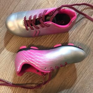 Girl size 9 soccer cleats.